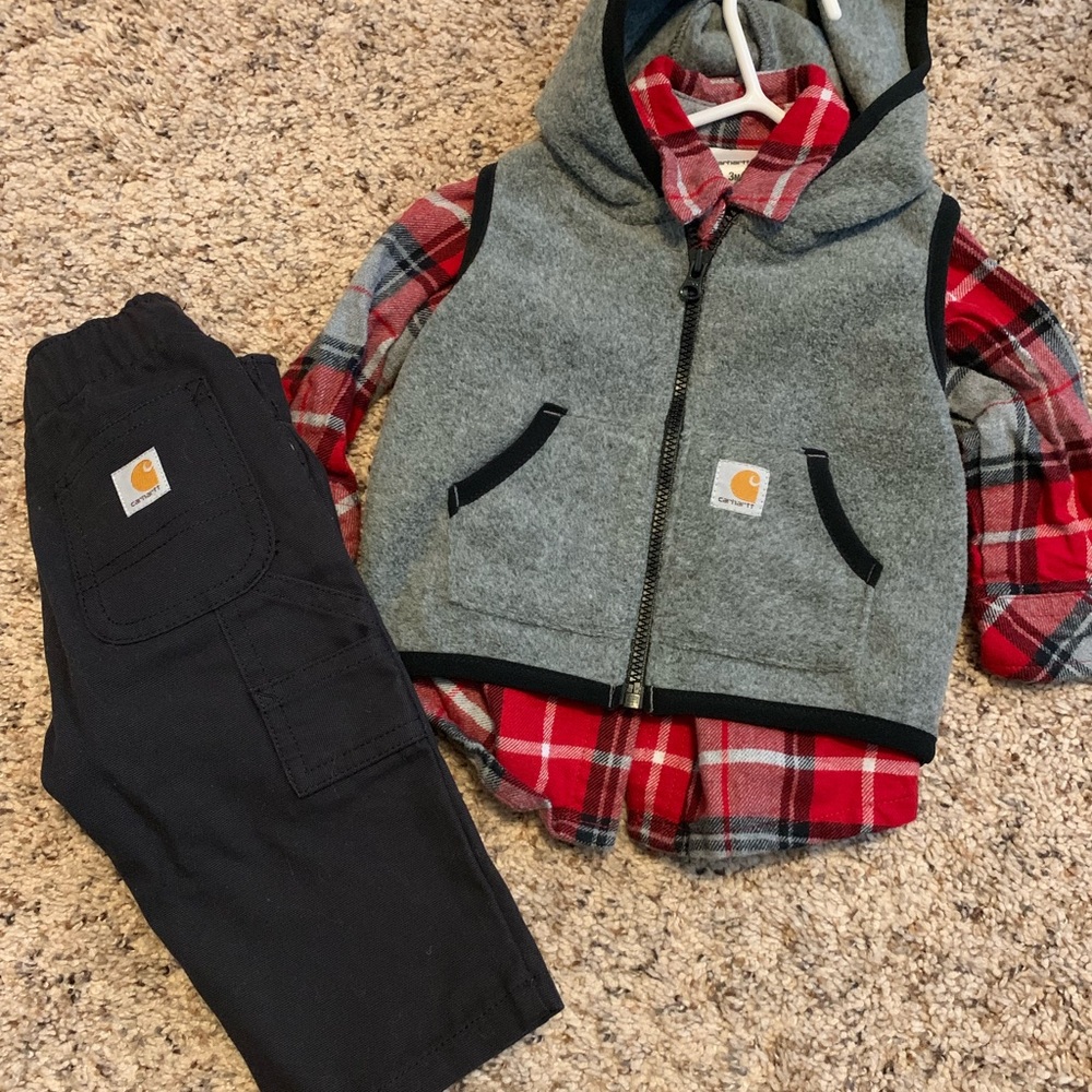 SOLD**. LIKE NEW carhartt outfit!